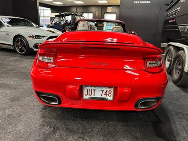 Porsche 911 2011 - Thumbnail 4