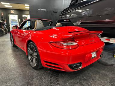 Porsche 911 2011 - Thumbnail 5