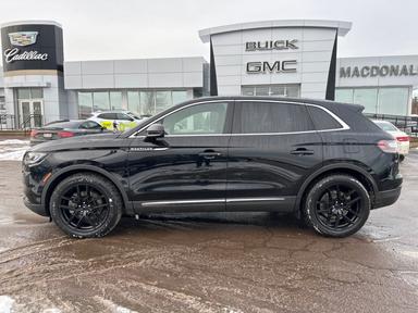 Lincoln Nautilus 2023 - Thumbnail 2