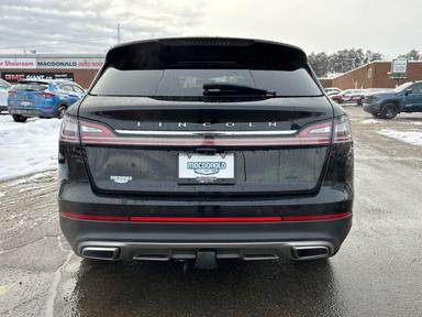 Lincoln Nautilus 2023 - Thumbnail 4