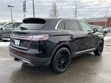 Lincoln Nautilus 2023 - Thumbnail 5