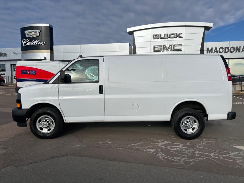 Chevrolet Express Cargo Van 2023 - Image 2