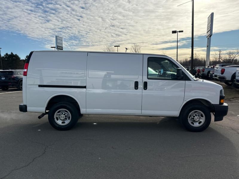 Chevrolet Express Cargo Van 2023 - Image 6