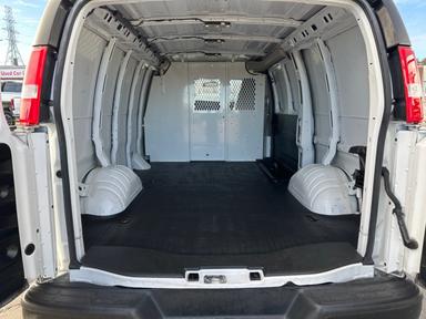 Chevrolet Express Cargo Van 2023 - Thumbnail 16