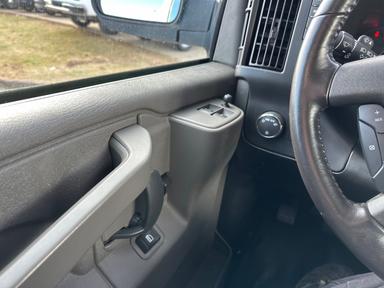 Chevrolet Express Cargo Van 2023 - Thumbnail 12