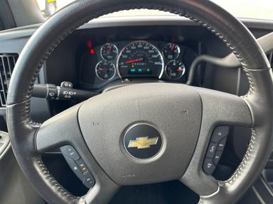 Chevrolet Express Cargo Van 2023 - Thumbnail 13