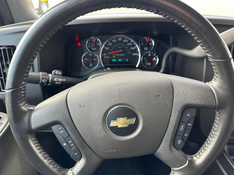 Chevrolet Express Cargo Van 2023 - Image 13