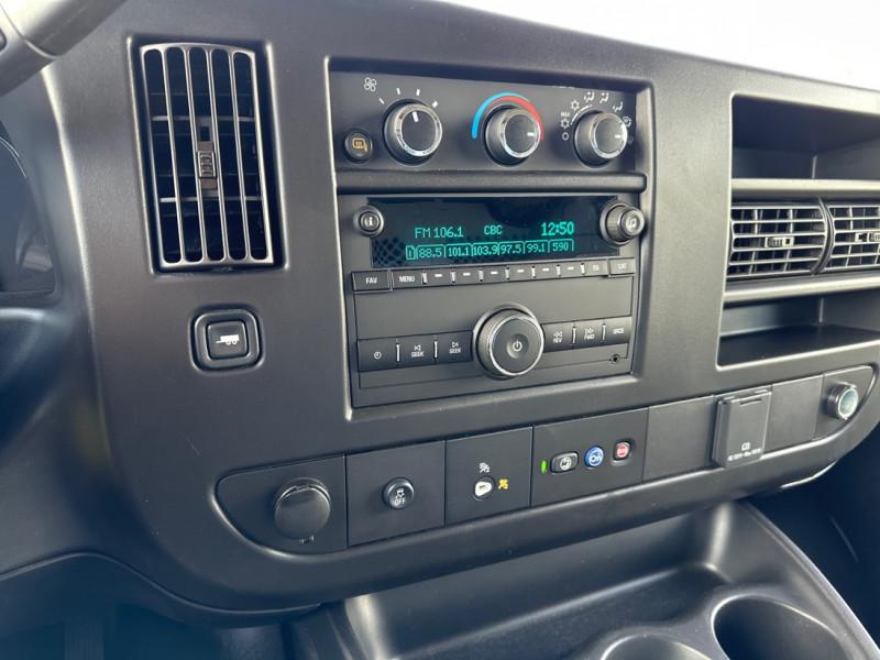 Chevrolet Express Cargo Van 2023 - Image 14