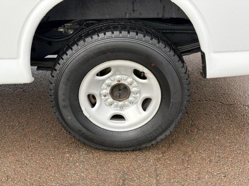 Chevrolet Express Cargo Van 2024 - Image 9