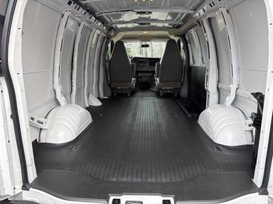 Chevrolet Express Cargo Van 2024 - Thumbnail 11