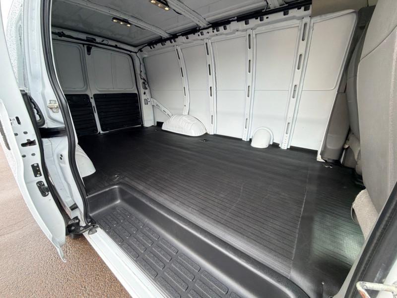 Chevrolet Express Cargo Van 2024 - Image 13