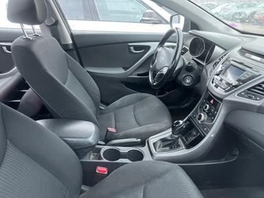 Hyundai Elantra 2015 - Thumbnail 3