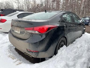 Hyundai Elantra 2015 - Thumbnail 4