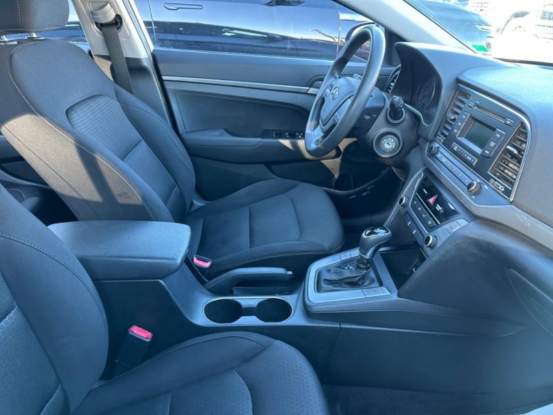 Hyundai Elantra 2017 - Image 3